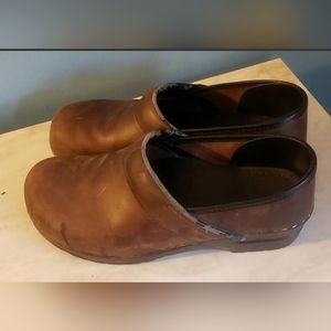 Dansko Professional Clogs size 41 Leather in Very Good Condition
